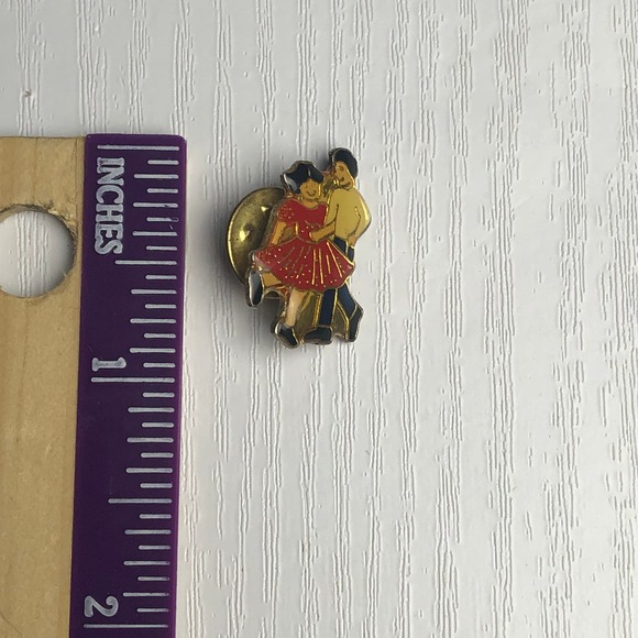 Vintage Enamel & Resin Coated Couple Square Dancing Dancer Brooch Pin - Picture 5 of 6
